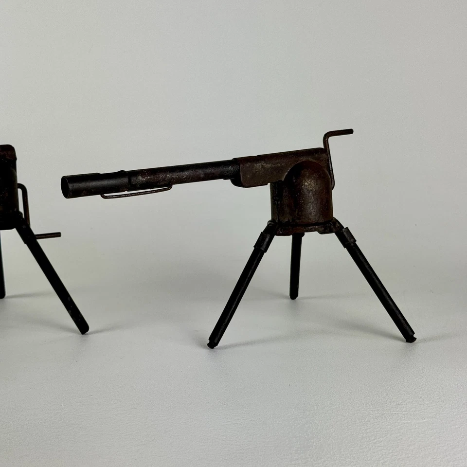 Par de Wyandotte antiguos años 20 W.F. Ametralladoras de juguete Schmidt para uso decorativo Foto 2 de 4