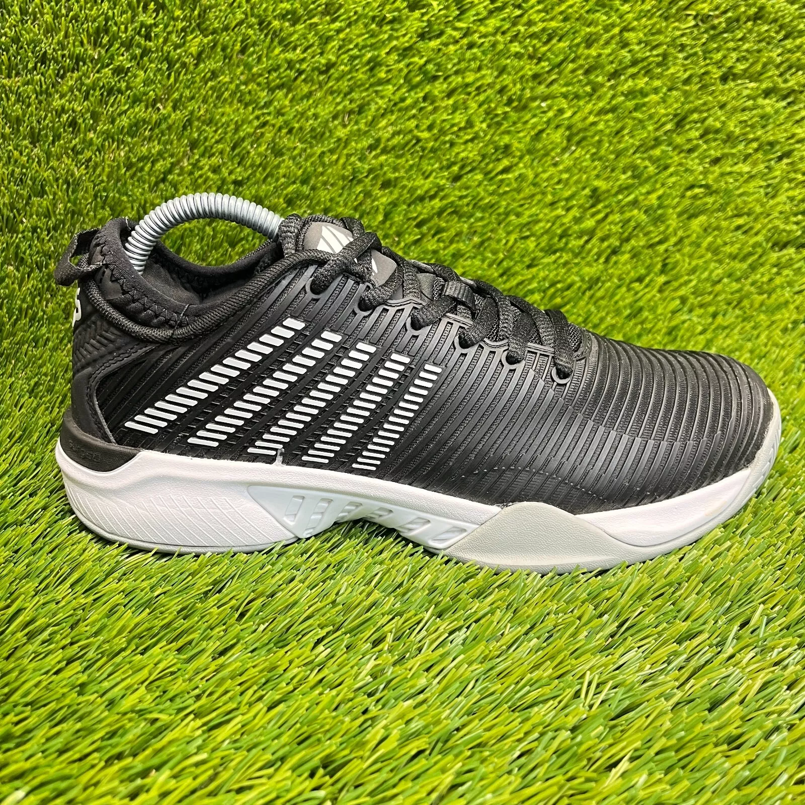 Baskets de tennis de course noires K Swiss Hypercourt Supreme pour femme pointure 8,5