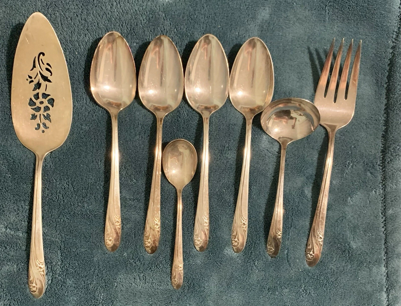 8 PIECE VINTAGE HOLMES & EDWARDS IS ROMANCE SILVERPLATE SERVING SET FLATWARE