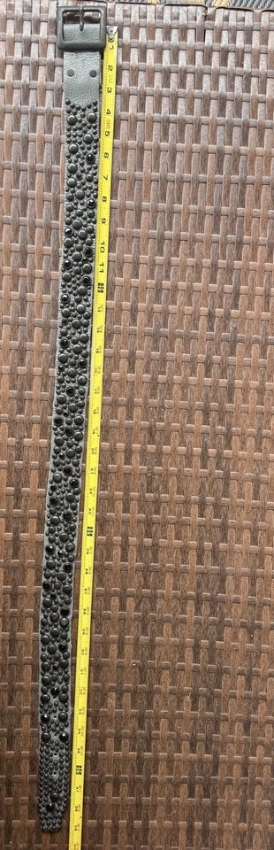 Auténtico cuero de búfalo gris JOED, tachuelas negras envejecidas y pedrería vintage 34 M Foto 3 de 4