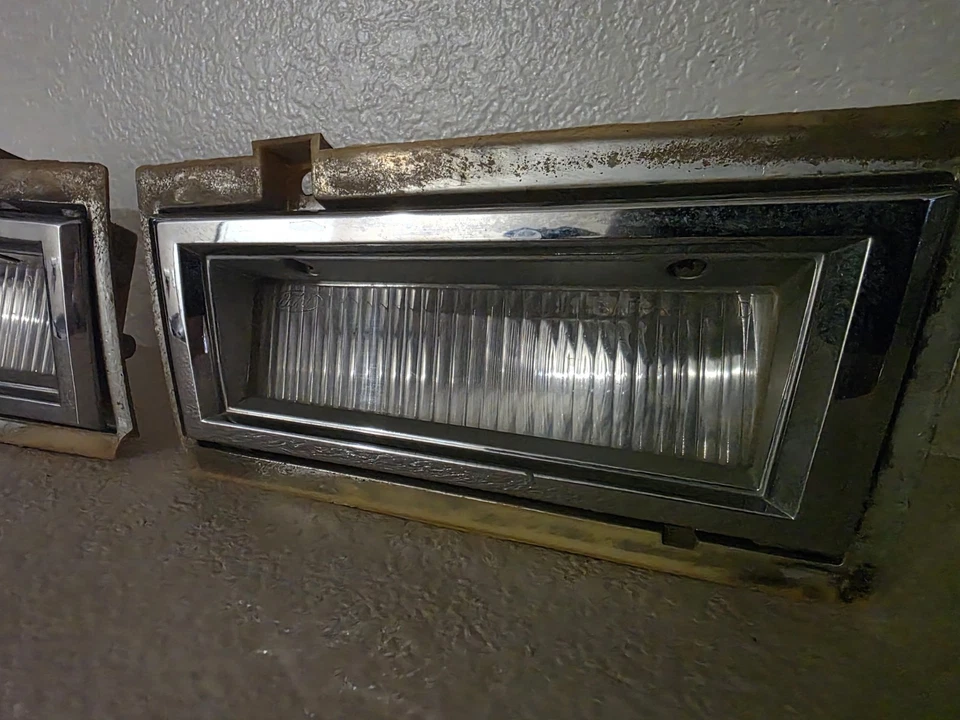 Luz de esquina para guardabarros Ford LTD 79-91 Mercury Grand Marquis usada Foto 2 de 4