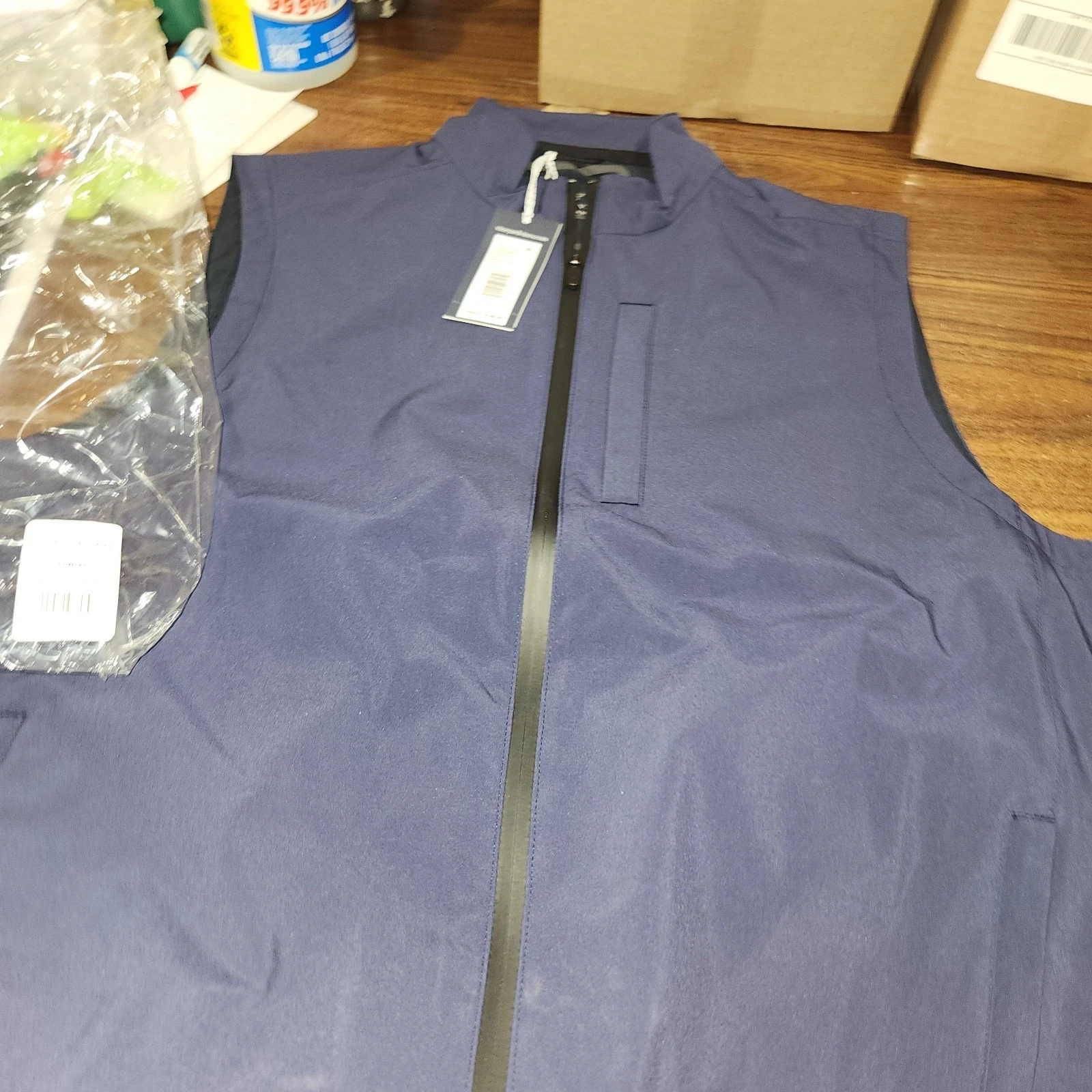 Vineyard Vines Performance Mariner Soft Shell Vest Blue Full Zip Mens Sz L $148
Opens in a new windo