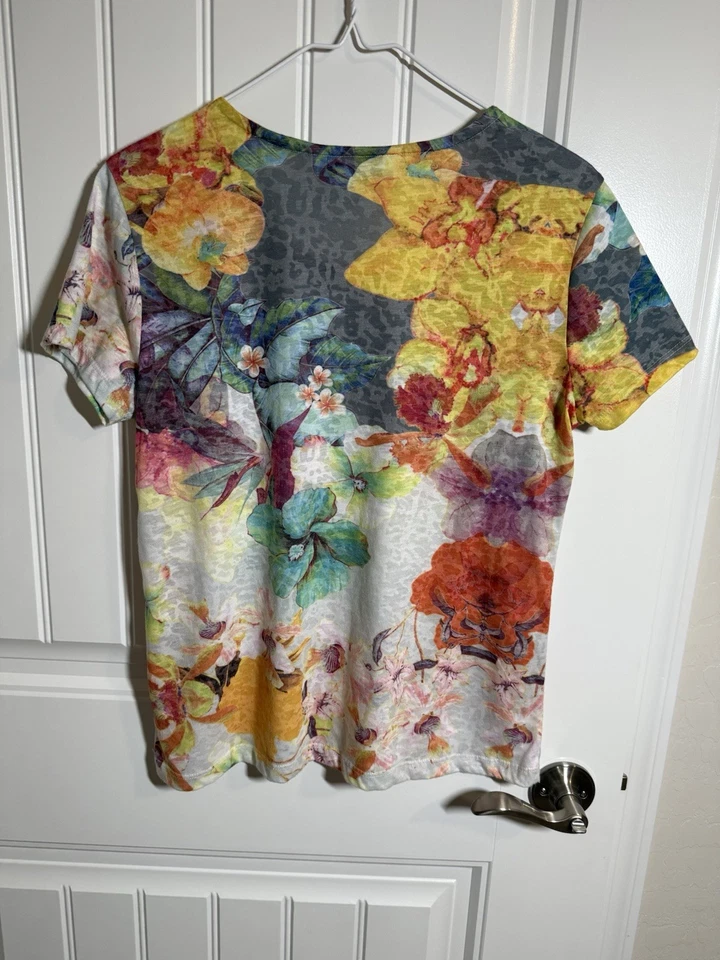 Top manga corta floral multicolor Rebecca Malone Foto 2 de 4