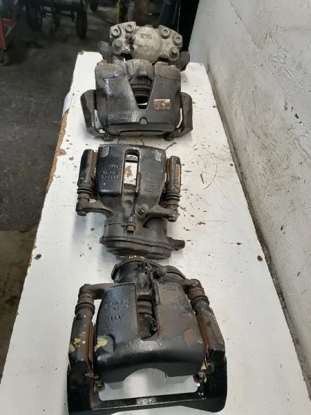 Juego de 4 pinzas de freno TRW para 08-12 AUDI S5 957639 Foto 2 de 4