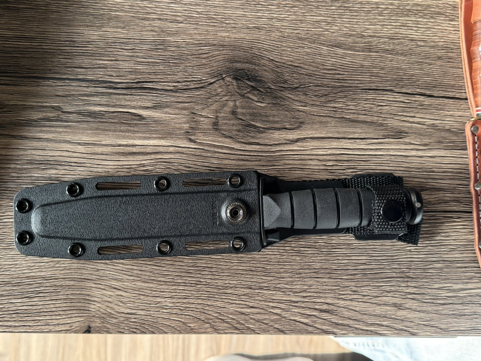 KA-BAR Knife Short with Kydex Sheath - Black