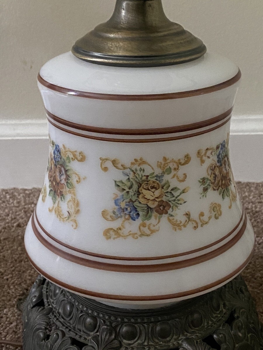 VTG 1973 Quoizel Abigail Adams ELECTRIC HURRICANE LAMP MILK GLASS