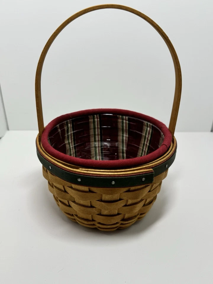 2005 Holiday Helper Longaberger Basket With Protector and Liner - Image 4 of 4