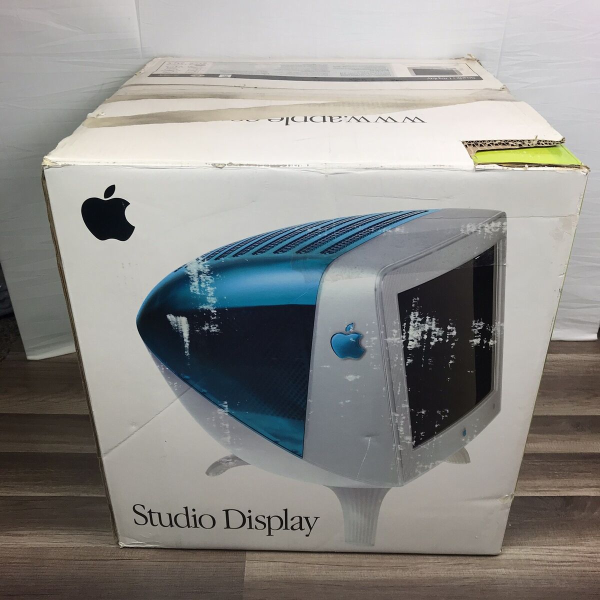 Vintage 1999 Apple Studio Display 17” Blue Gray WITH BOX Vintage 1999 Apple Studio Display 17” Blue Gray WITH BOX