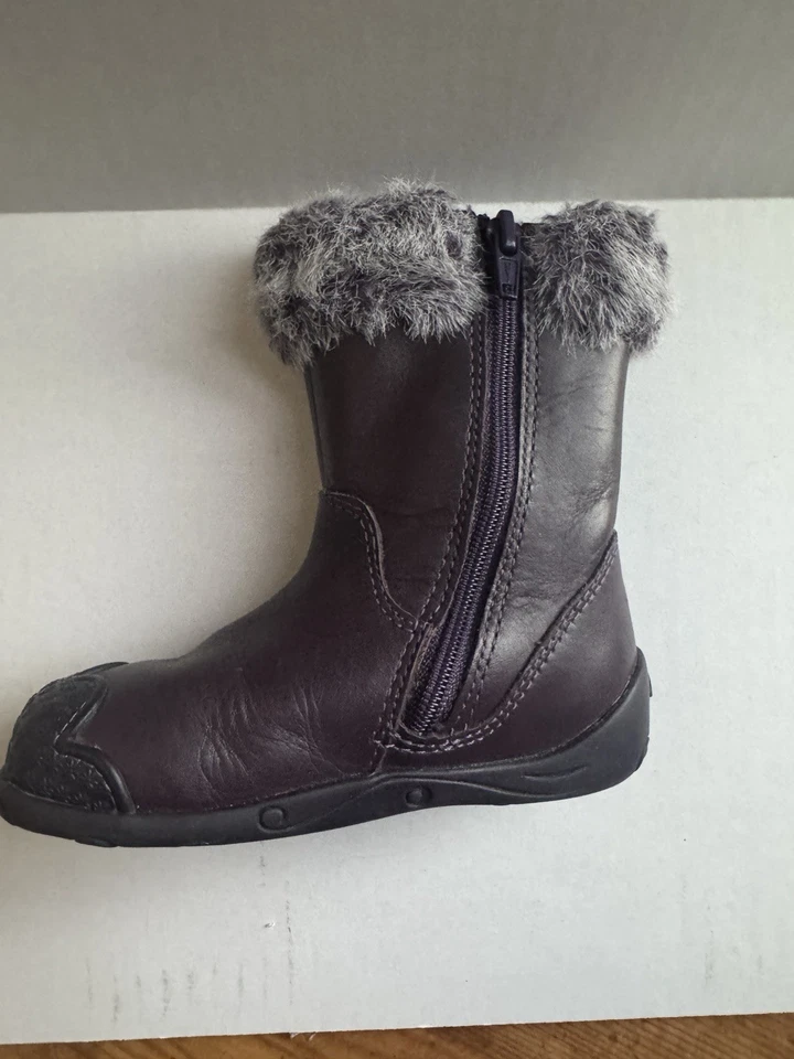 Clarks Niñas Botas de Cuero Talla 6.5 Niño Pequeño para Lluvia o Nieve Foto 3 de 4