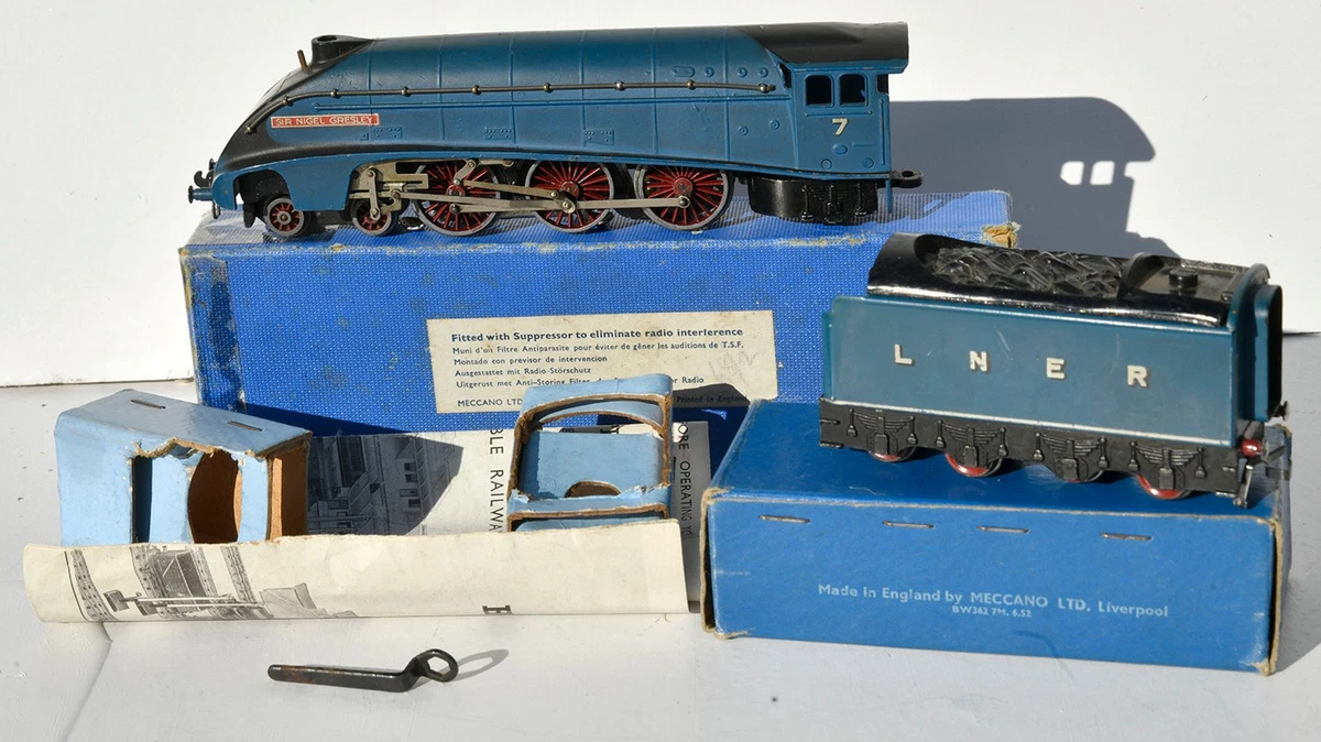 Hornby H0 - R 3501 - Set de trenes (1) - VIRGEN Costa Este de 4 piezas