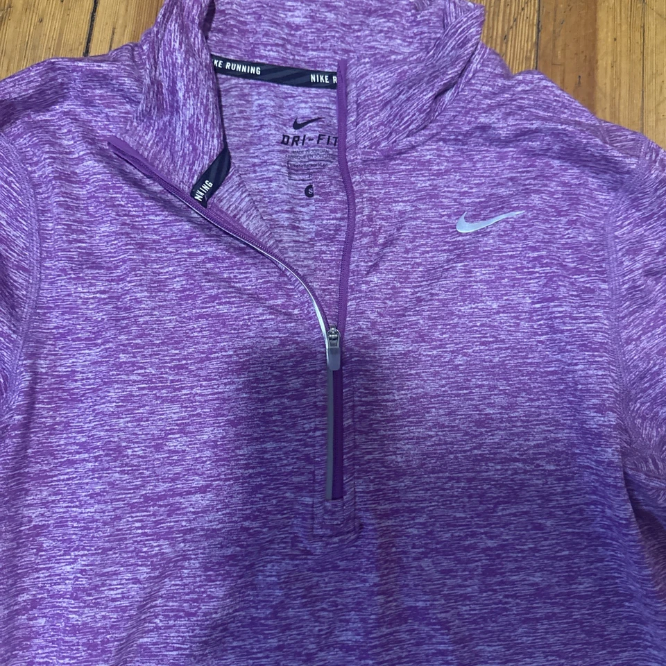 Pulôver listrado Nike feminino Dri-FIT Element corrida 1/2 zíper - roxo, pequeno - Imagem 2 de 4