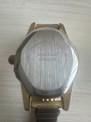 Goldtone Women’s Watch NEW BATTERY - Picture 9 of 10