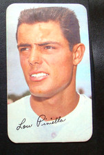 1970 TOPPS SUPER #32-LOU PINIELLA  K.C. ROYALS   *NICE 1970 SUPER TOPPS*