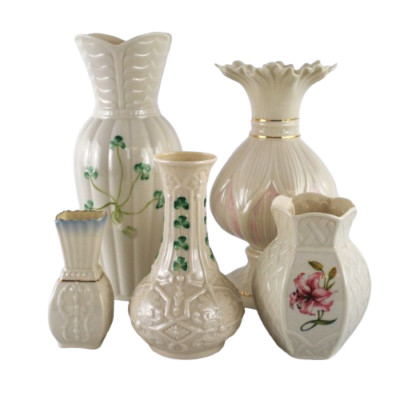 Belleek fünf Vasen Lotus Corrib Spielzeugplatte Kleeblatt violett verschiedene Marken