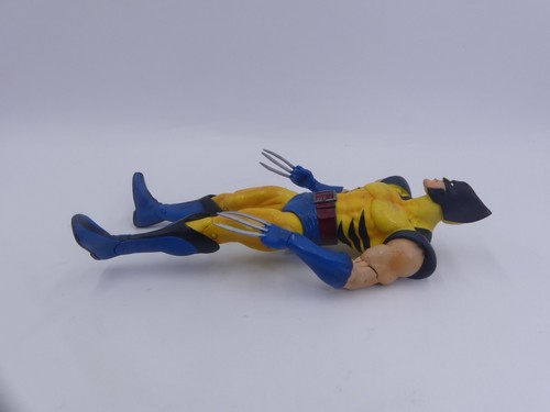 Marvel Diamond Select Wolverine Yellow & Blue Costume Action Figure - 7 Inches - Picture 7 of 8