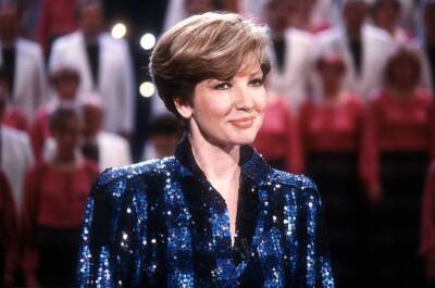 Carolin Reiber and choir, ZDF show Sing with us - The great - 1985 Old Photo