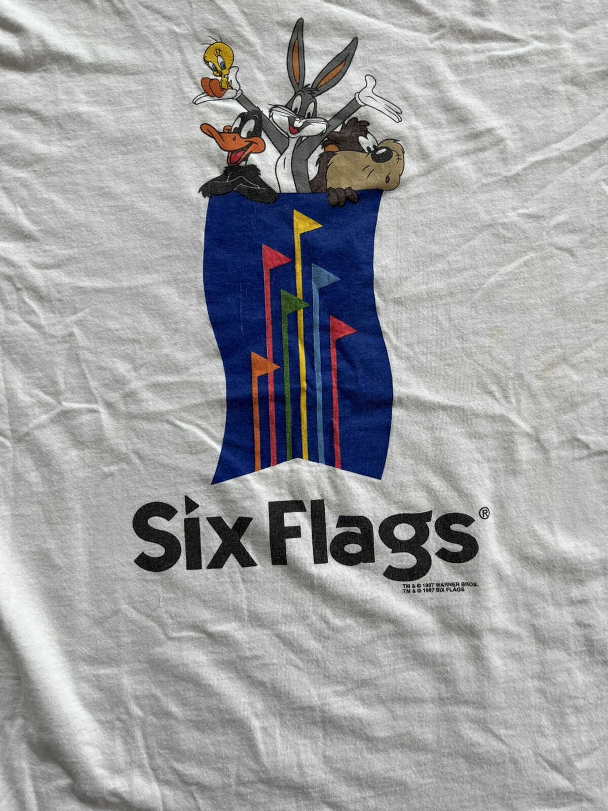 Vtg Six Flags Looney Tunes Single Stitch T-Shirt 1997… - Gem