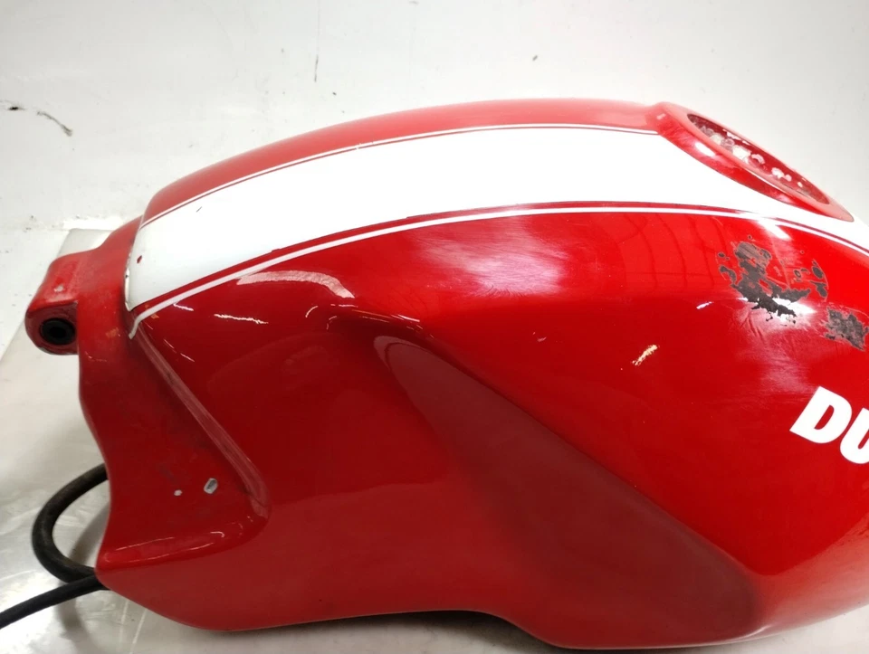 Ducati Monster S2R 800 2006 tanque de gasolina rojo blanco Foto 3 de 4