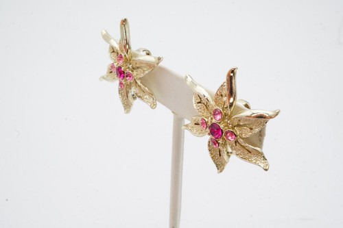 Pendientes de clip vintage Sarah Coventry tono dorado rosa estrás - Imagen 4 de 8