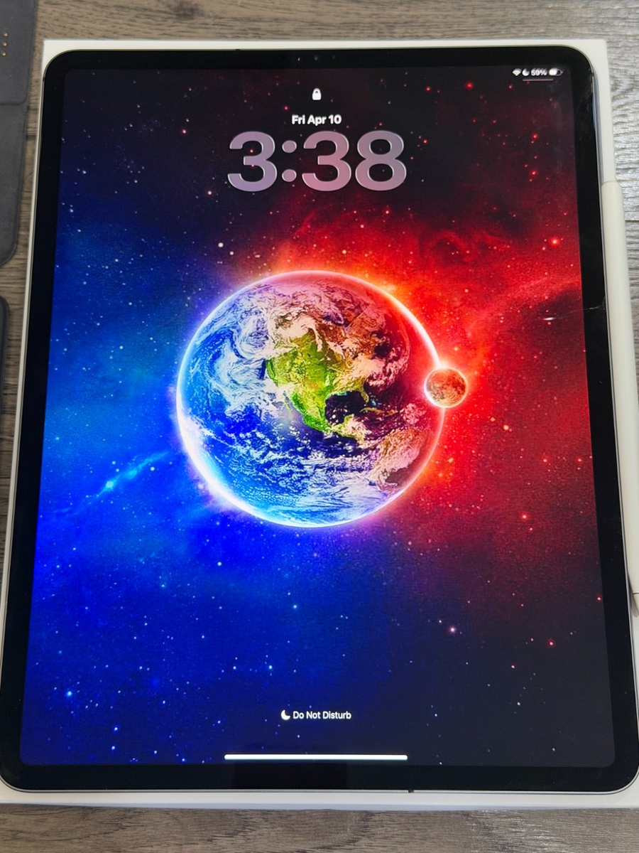 iPad Pro 12.9in 3rd Gen 512GB Cellular w/ Apple Keyboard Folio and