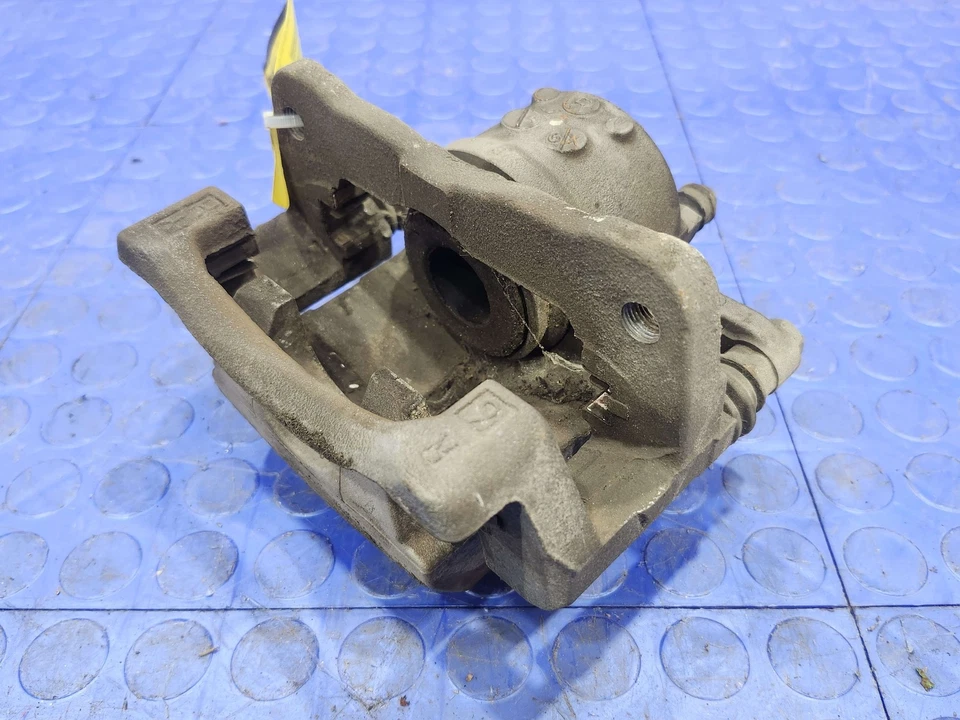 10-22 Toyota Prius Front Brake Caliper Assembly Right Passenger Side OEM - Image 3 of 4