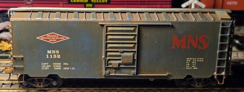 MCKEAN MODELS HO MNS 40' BOXCAR #1152 Pro Weathered, Kadees | Zustand: Used