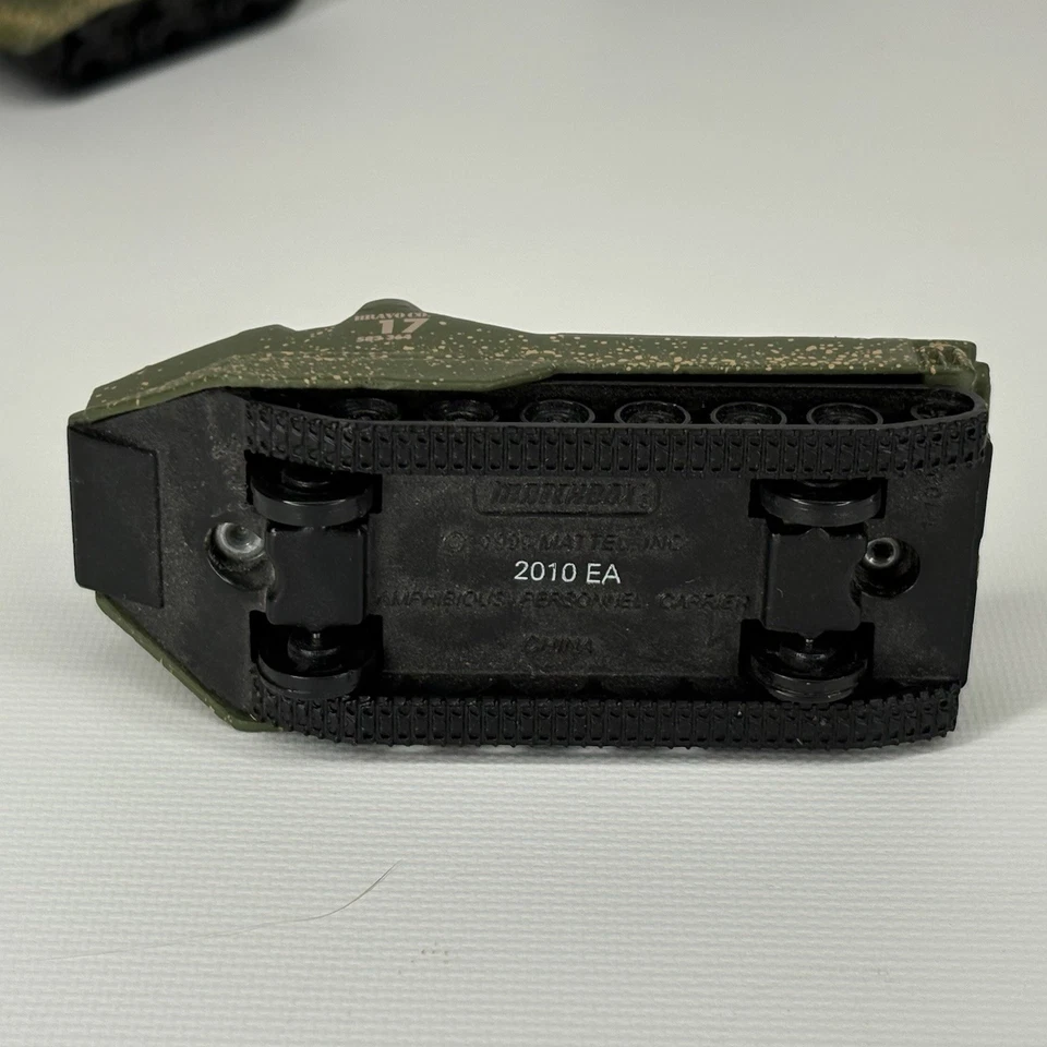 Mattel Matchbox 90's Army Bundle. Lote de 8. Lanzador de misiles, Humvee, tanques, etc. Foto 3 de 4