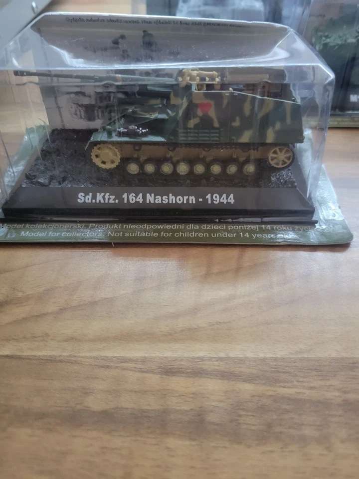 ATLAS AMERCOM TANK COLLECTION JOB LOT OF 24! BRAND NEW AND SEALED.  - Image 3 of 4