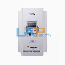 1PCS New three-phase inverter VFD022M43B 2.2kw 380v