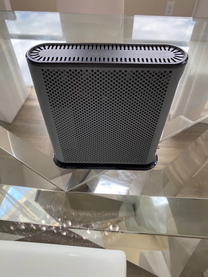 Motorola MG7700 Modem AC1900 WIFI Router Combo - Modem and Power Supply No Box - Image 2 of 4