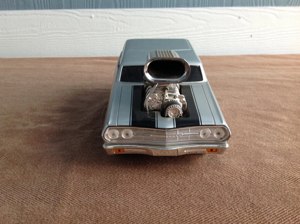 Muscle Machines 1965 Chevelle Wagon, 2003, 1:18 Scale - Image 2 of 4