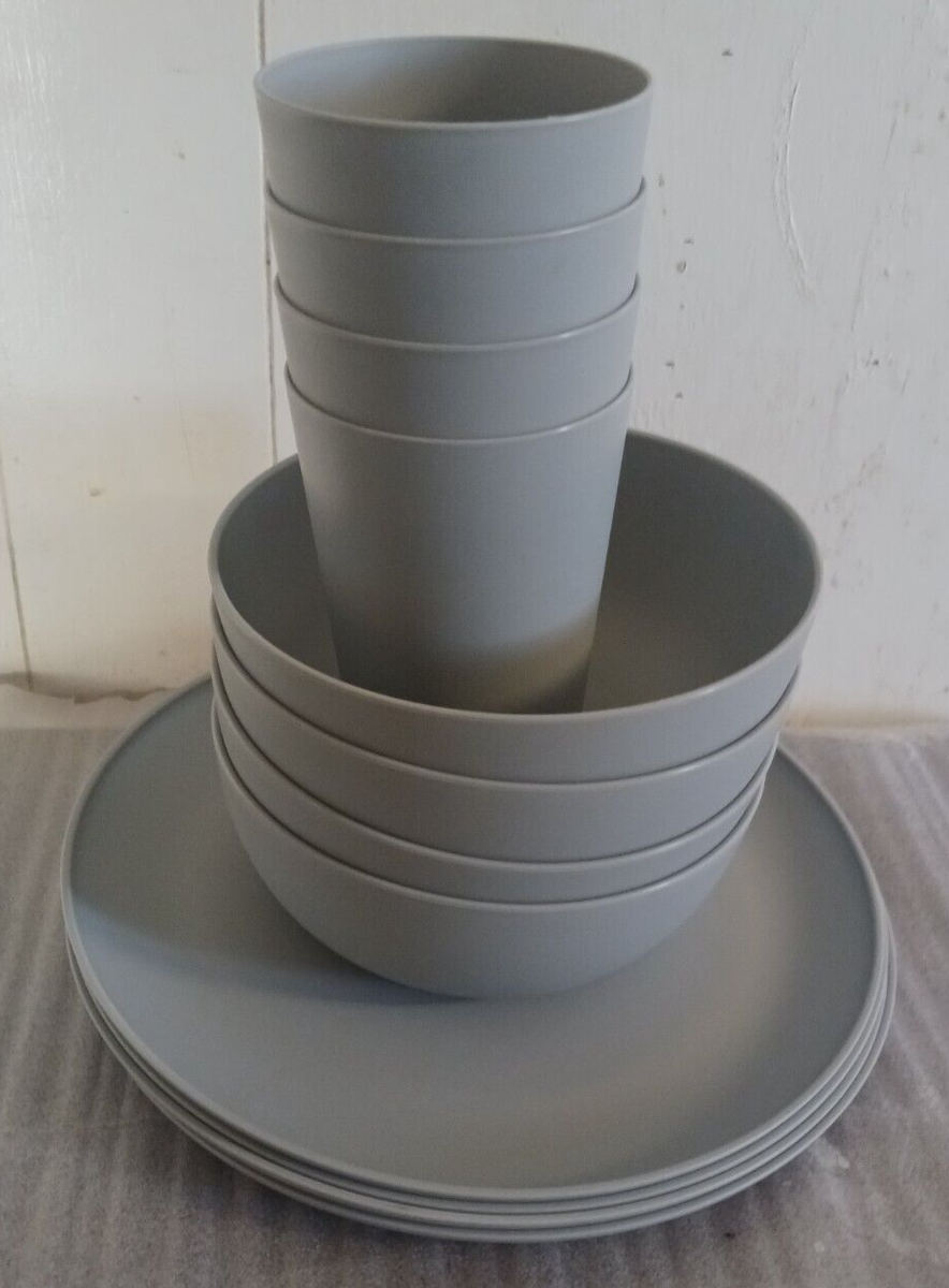 12 pcs Mainstays Plastic Dinner Plates,Cereal Bowls & Tumblers Set