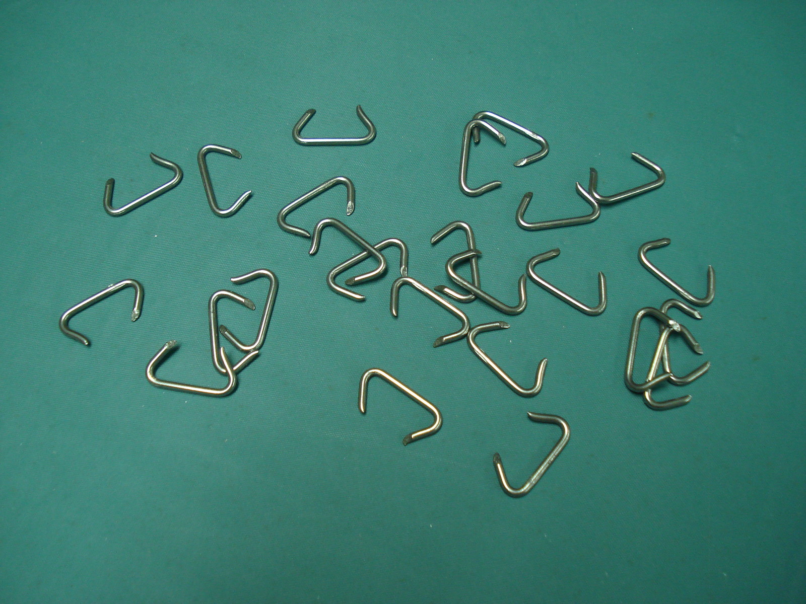 (25) Hog Rings, medium .080 wire, auto upholstery seat cover