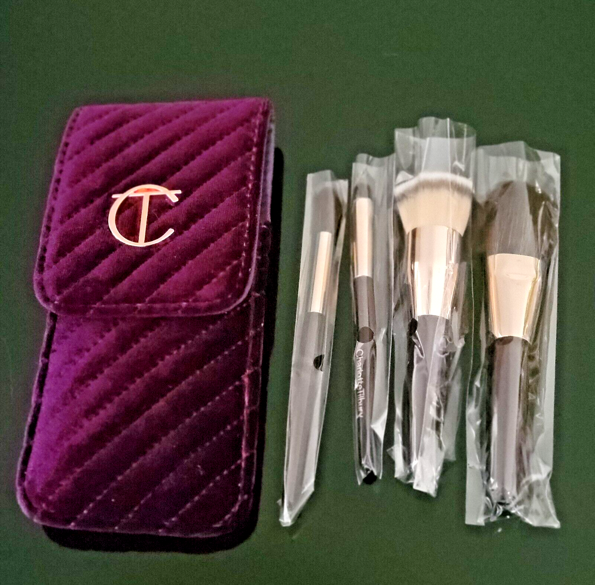 Set De 4 Pinceaux De Maquillage Charlotte Tilbury Voyage Violet - Neuf, édition Limitée