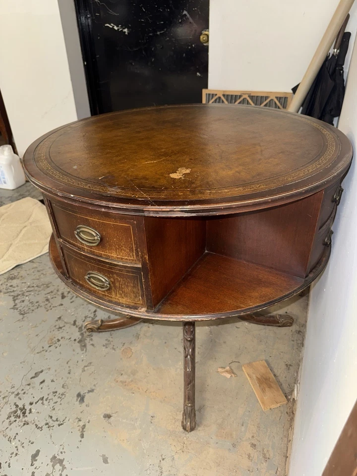 Mesa o soporte de exhibición cubierto de cuero vintage WOW Foto 3 de 4