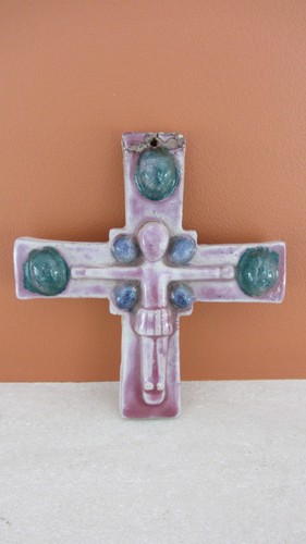Céramique RELIGIEUSE , signée Marie-Henriette BATAILLE-DOUR-BELGIQUE .