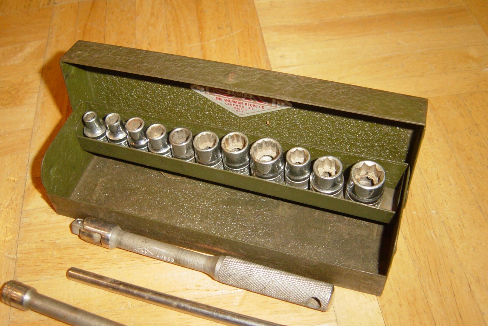 SK TOOLS VINTAGE 17 PIECE 1/4 DRIVE SAE. SHORT SOCKET GENERAL SERVICE