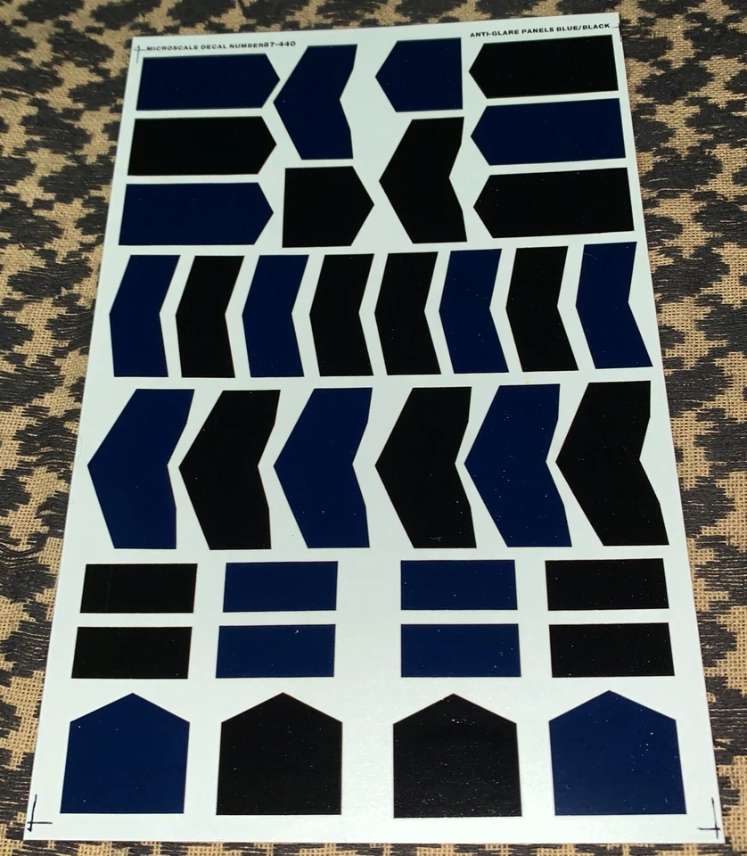 DIESELS BLACK & BLUE ANTI-GLARE PANELS Microscale HO #87-440 - Image 3 of 4