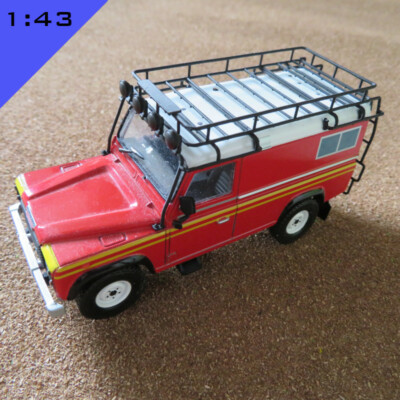 1x 3D-gedruckter LAND ROVER DEFENDER 110 DACHTRÄGER 1:43 Modell Miniatur Code 3