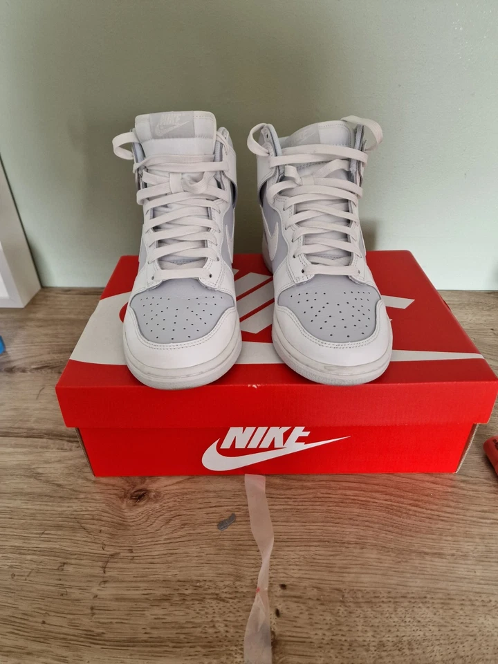 Nike Dunk, photo 1 of 5