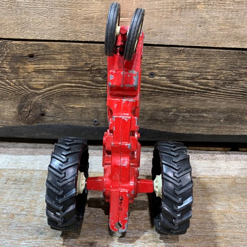 1960s ERTL, International Harvester Utility Tractor, Narrow, 1:16 Scale, Diecast - Picture 6 of 6