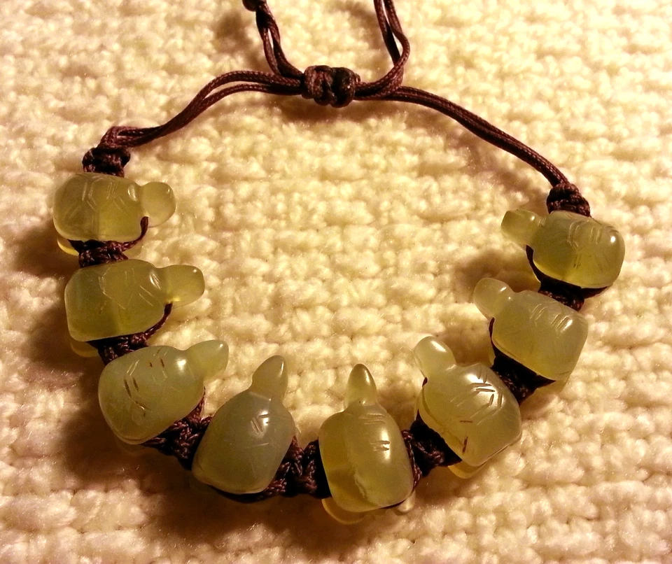 Tortugas de jade con piedras preciosas talladas y cordón de pulsera ajustable, 8-8 1/2" Foto 4 de 4