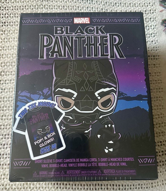Funko Pop! Black Panther T‑Shirt (M) & Bobble‑Head Box Set – Purple Glow In Dark