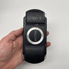 Sony PSP Go PSP-1001 PlayStation Portable - Black - POWERS ON - PARTS OR REPAIR