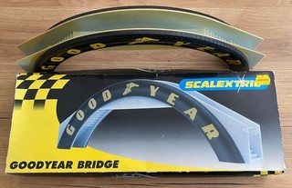 Scalextric Autorennbahn Oldtimer Zuschauerbrücke. Top Zustand. Boxed