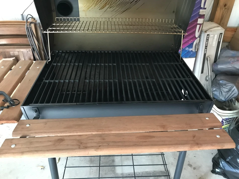 Char-Griller Smokin' Champ ahumador offset de carbón - negro (1733) Foto 2 de 2