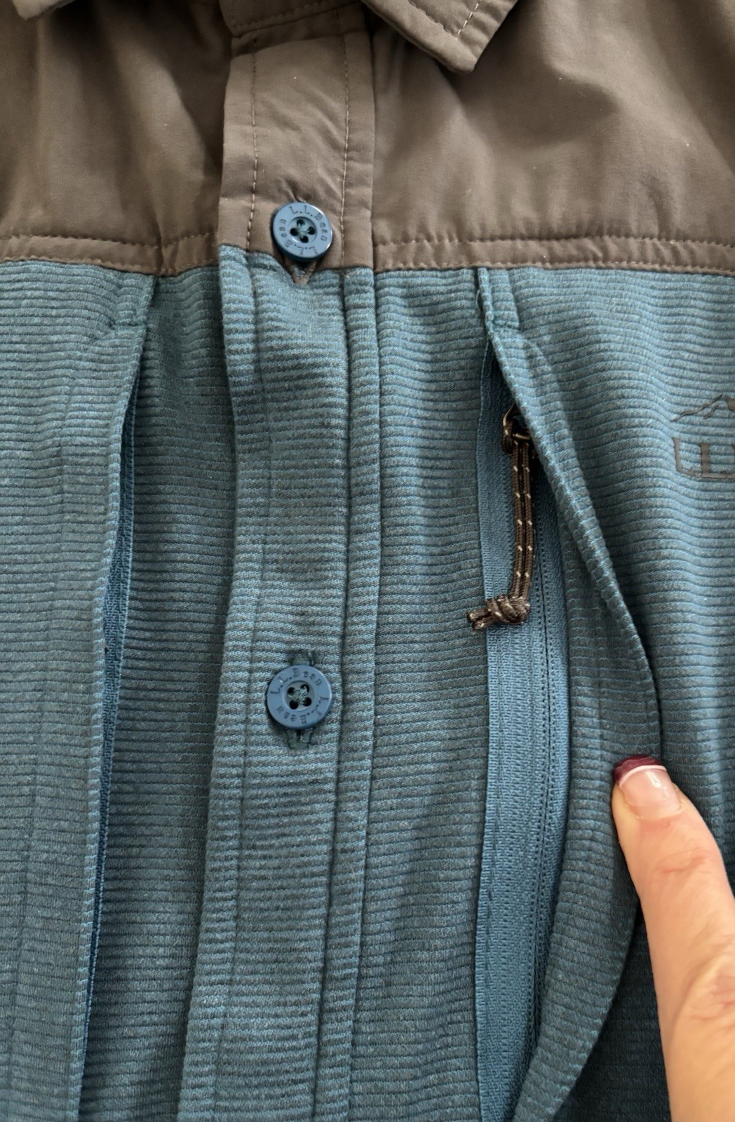 L.L. Bean Button Front Vented Jacket Lightweight … - image 3