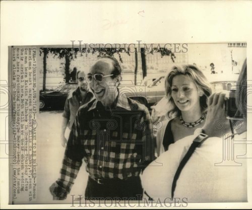 1975 Press Photo Michael de Bakey, Katrin Fehlhaber in Hamburg for their wedding - Afbeelding 1 van 2