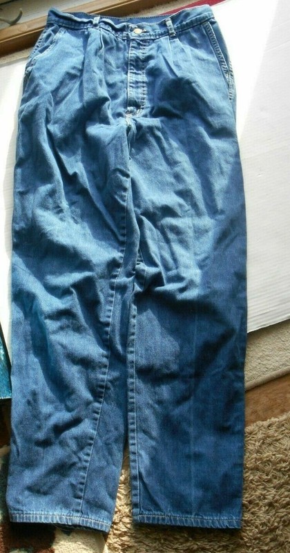 Vintage CHIC High Waist Tapered Leg Pleated Front Denim Mom Jeans Womens Size 16