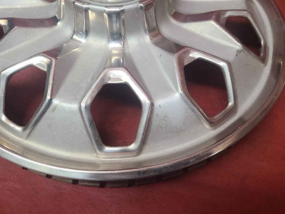 Toyota Cressida Corona Mark II 1972-1976 14 pulgadas tapacubos cubierta de rueda Foto 3 de 4